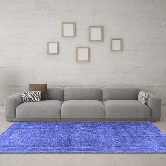 Machine Washable Persian Blue Traditional Rug in a Living Room, wshtr3774blu