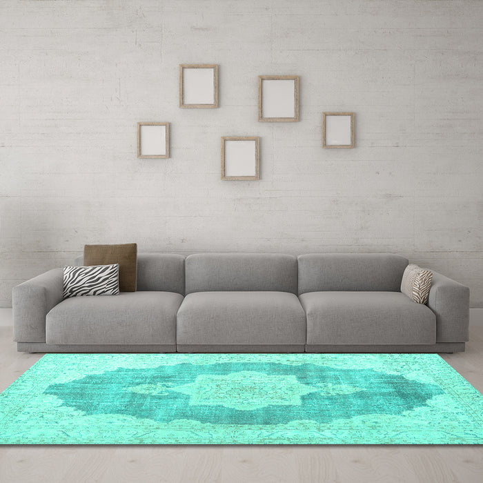 Machine Washable Persian Turquoise Traditional Area Rugs in a Living Room,, wshtr3775turq
