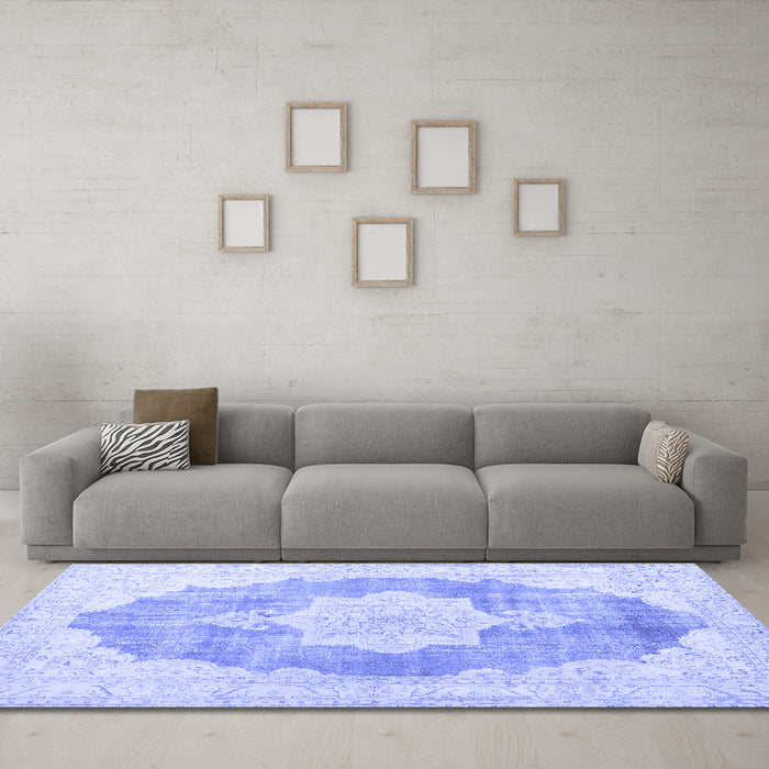 Machine Washable Persian Blue Traditional Rug in a Living Room, wshtr3775blu