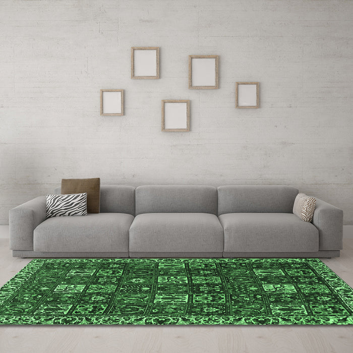 Machine Washable Persian Emerald Green Traditional Area Rugs in a Living Room,, wshtr3776emgrn