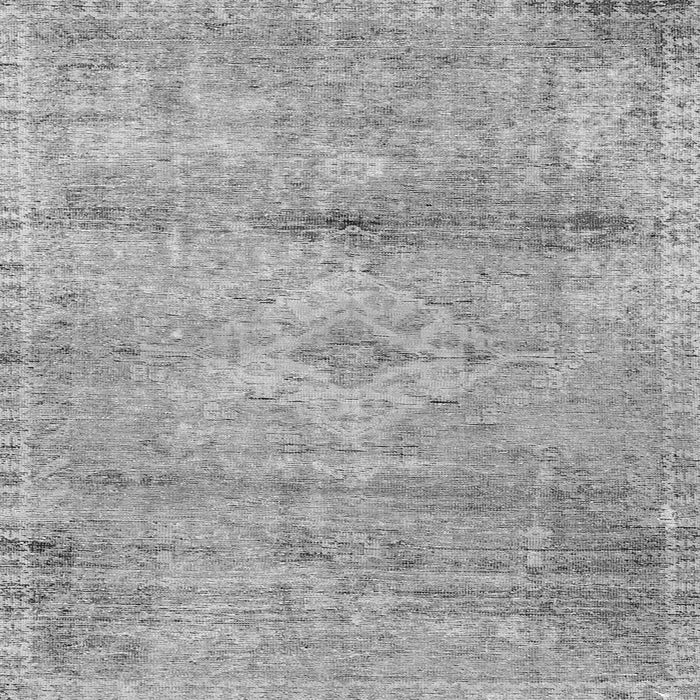 Serging Thickness of Medallion Gray Traditional Rug, tr3779gry