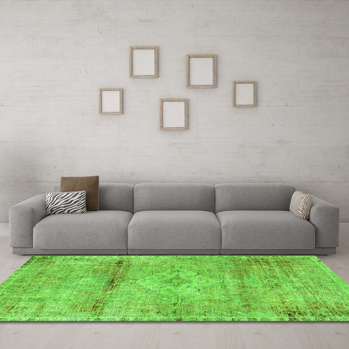 Machine Washable Medallion Green Traditional Area Rugs in a Living Room,, wshtr3779grn
