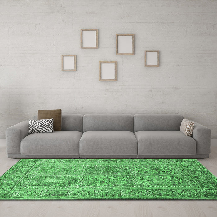 Machine Washable Persian Emerald Green Traditional Area Rugs in a Living Room,, wshtr377emgrn