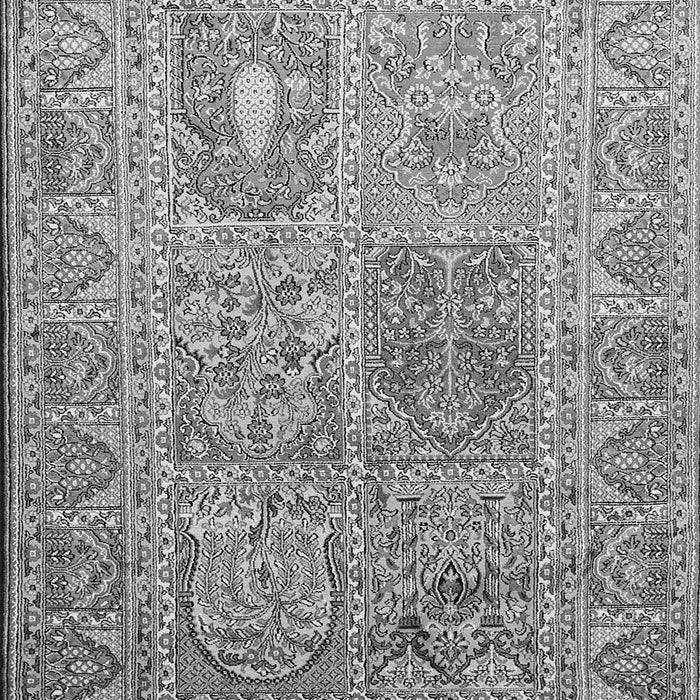 Serging Thickness of Machine Washable Persian Gray Traditional Rug, wshtr377gry