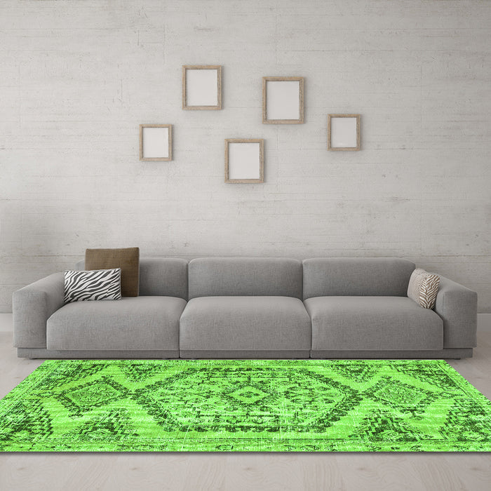Machine Washable Persian Green Traditional Area Rugs in a Living Room,, wshtr3782grn
