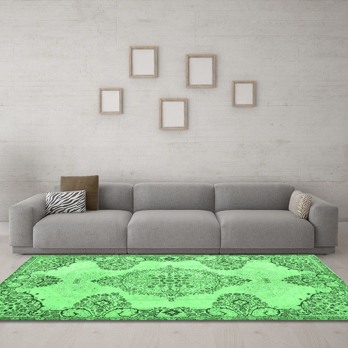 Machine Washable Medallion Emerald Green Traditional Area Rugs in a Living Room,, wshtr3784emgrn