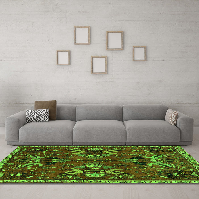 Machine Washable Animal Green Traditional Area Rugs in a Living Room,, wshtr3785grn