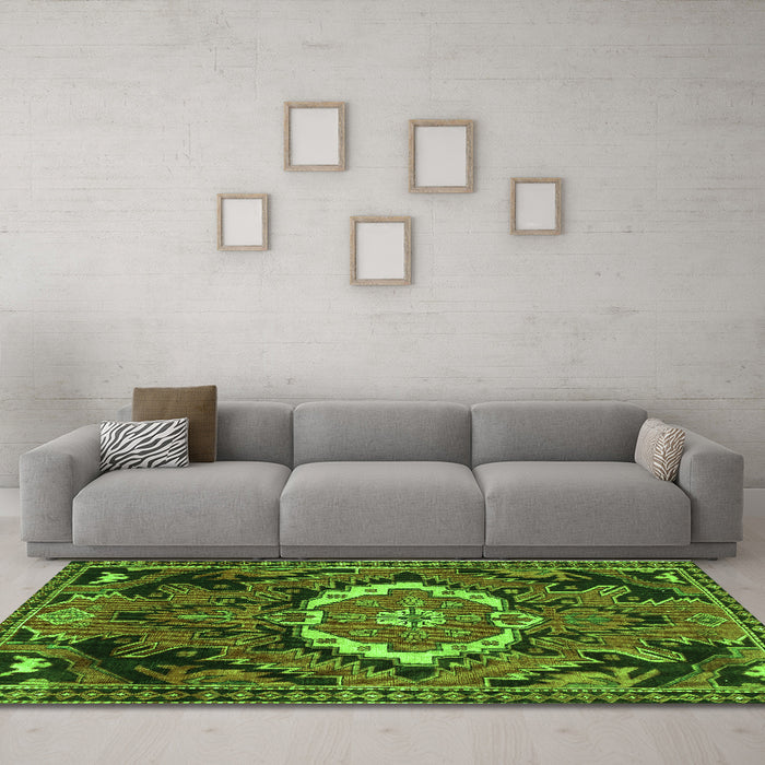 Machine Washable Medallion Green Traditional Area Rugs in a Living Room,, wshtr3786grn