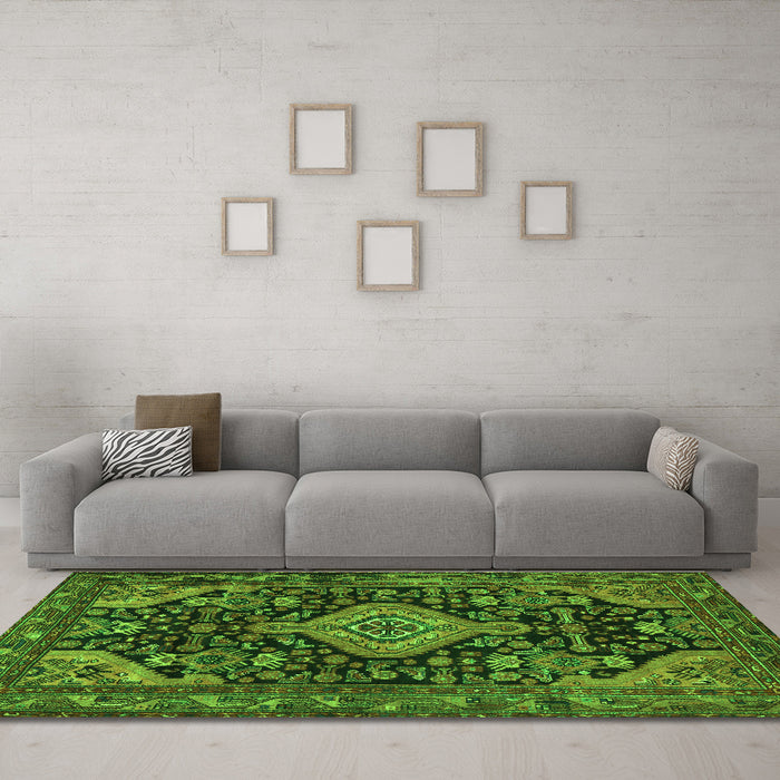 Machine Washable Persian Green Traditional Area Rugs in a Living Room,, wshtr3787grn