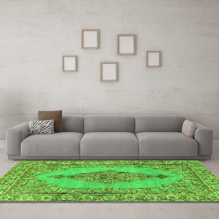 Machine Washable Persian Green Traditional Area Rugs in a Living Room,, wshtr3788grn