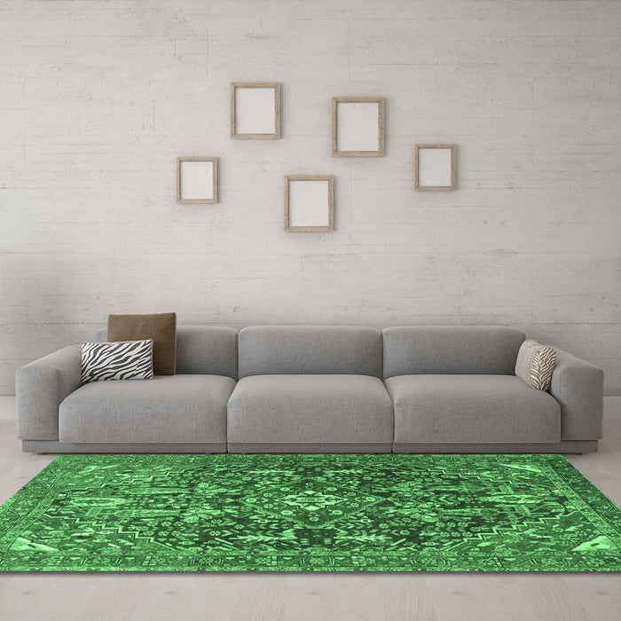 Machine Washable Persian Emerald Green Traditional Area Rugs in a Living Room,, wshtr3789emgrn