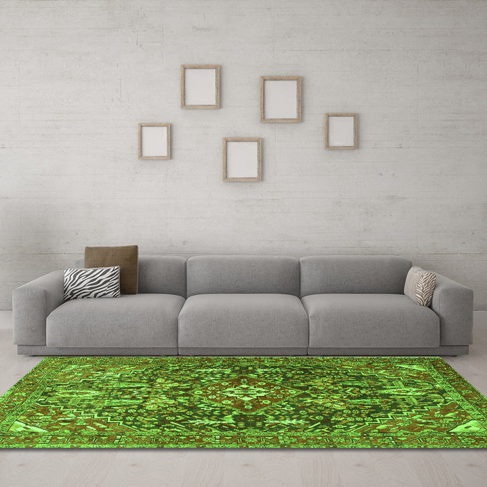 Machine Washable Persian Green Traditional Area Rugs in a Living Room,, wshtr3789grn