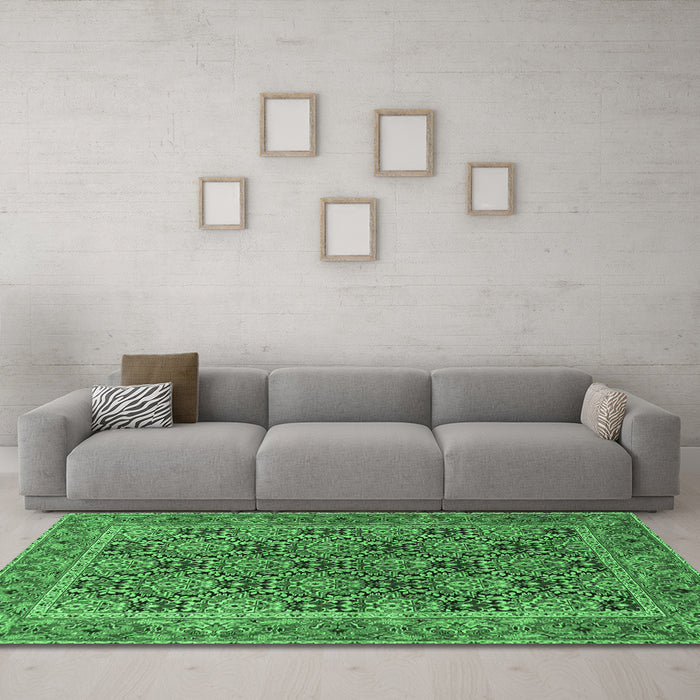 Machine Washable Persian Emerald Green Traditional Area Rugs in a Living Room,, wshtr3790emgrn
