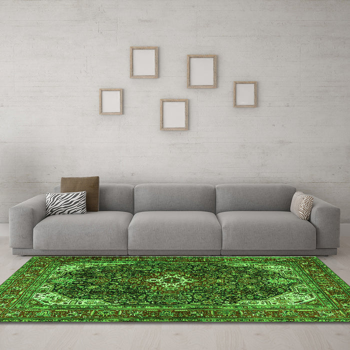 Machine Washable Medallion Green Traditional Area Rugs in a Living Room,, wshtr3792grn