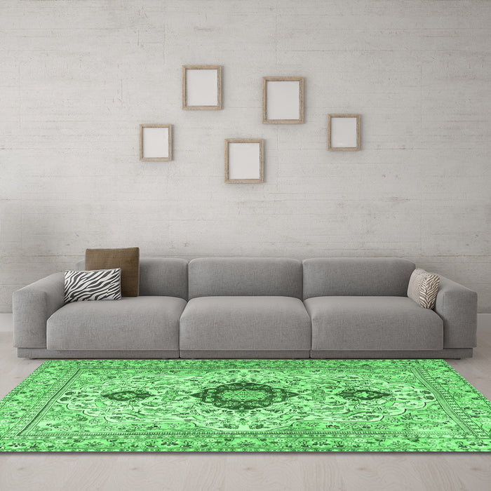 Machine Washable Persian Emerald Green Traditional Area Rugs in a Living Room,, wshtr3796emgrn