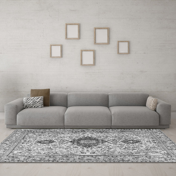 Machine Washable Persian Gray Traditional Rug in a Living Room,, wshtr3796gry
