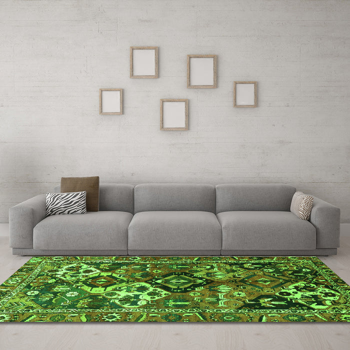 Machine Washable Persian Green Traditional Area Rugs in a Living Room,, wshtr3797grn