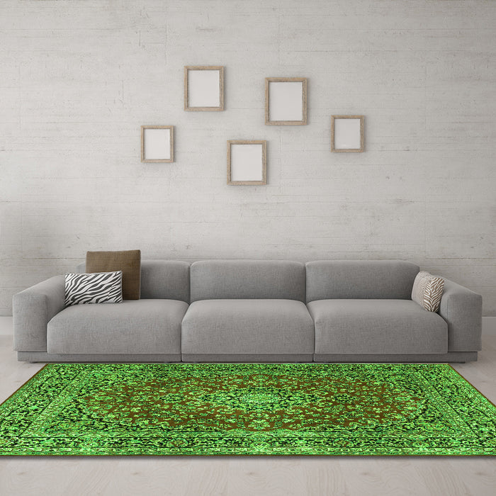 Machine Washable Persian Green Traditional Area Rugs in a Living Room,, wshtr3799grn