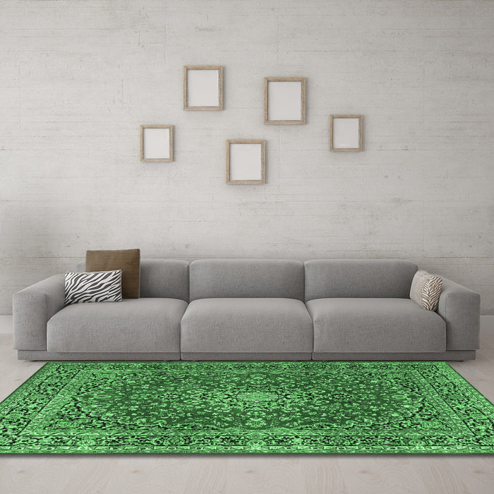 Machine Washable Persian Emerald Green Traditional Area Rugs in a Living Room,, wshtr3799emgrn