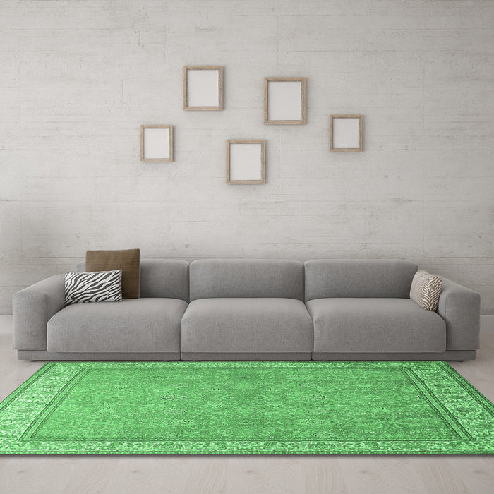 Machine Washable Persian Emerald Green Traditional Area Rugs in a Living Room,, wshtr379emgrn