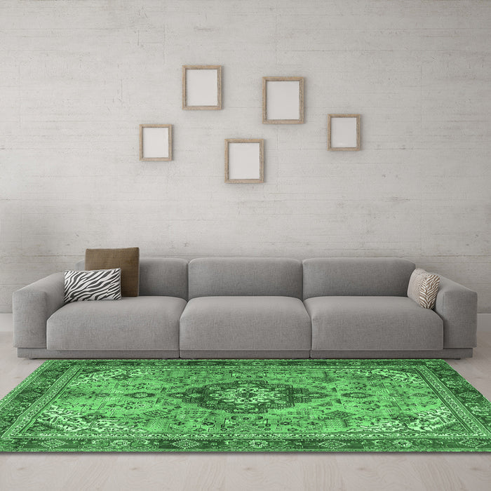 Machine Washable Persian Emerald Green Traditional Area Rugs in a Living Room,, wshtr3801emgrn