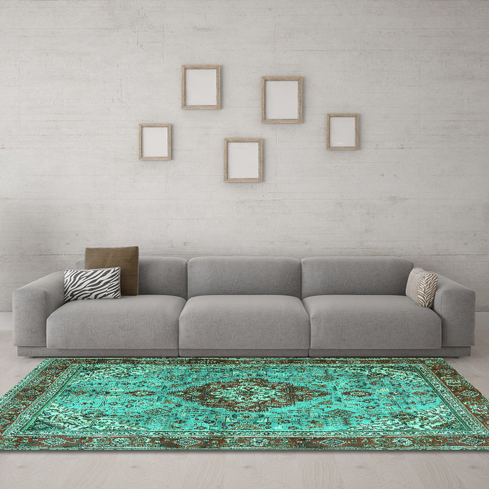 Machine Washable Persian Turquoise Traditional Area Rugs in a Living Room,, wshtr3801turq