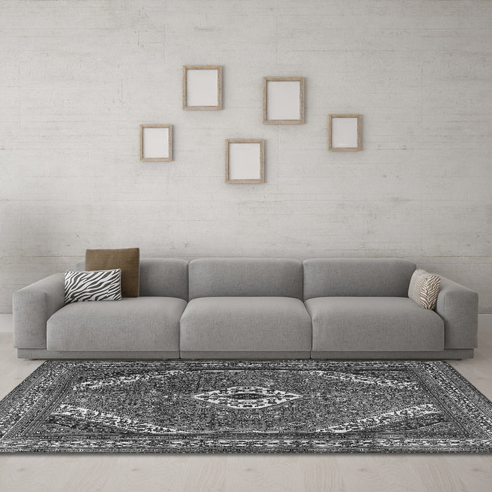 Machine Washable Persian Gray Traditional Rug in a Living Room,, wshtr3802gry
