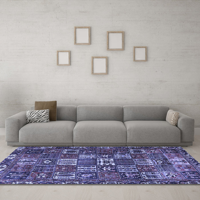 Machine Washable Persian Blue Traditional Rug in a Living Room, wshtr3803blu