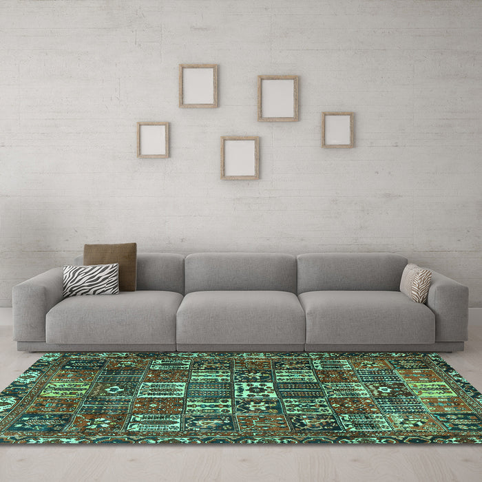 Machine Washable Persian Turquoise Traditional Area Rugs in a Living Room,, wshtr3803turq