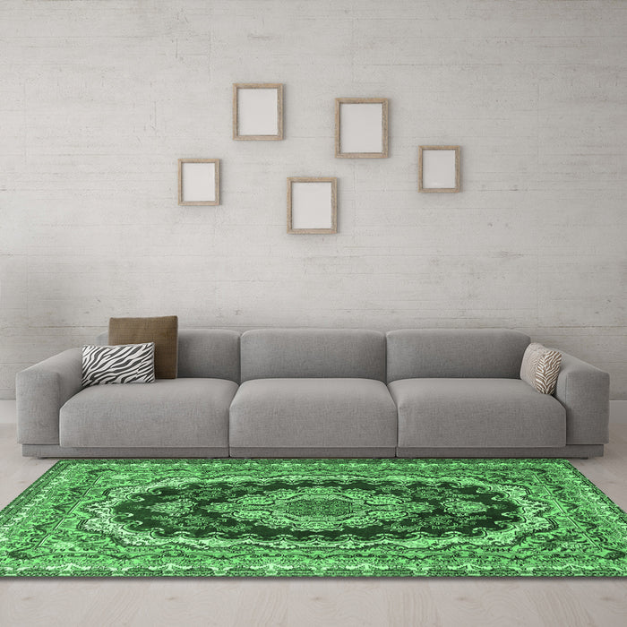 Machine Washable Medallion Emerald Green Traditional Area Rugs in a Living Room,, wshtr3805emgrn