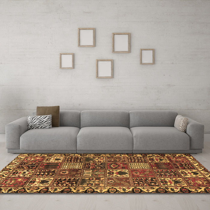 Machine Washable Persian Brown Traditional Rug in a Living Room,, wshtr3807brn
