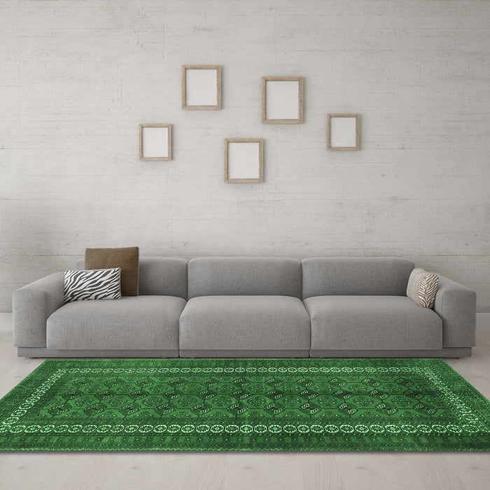 Machine Washable Persian Emerald Green Traditional Area Rugs in a Living Room,, wshtr3808emgrn