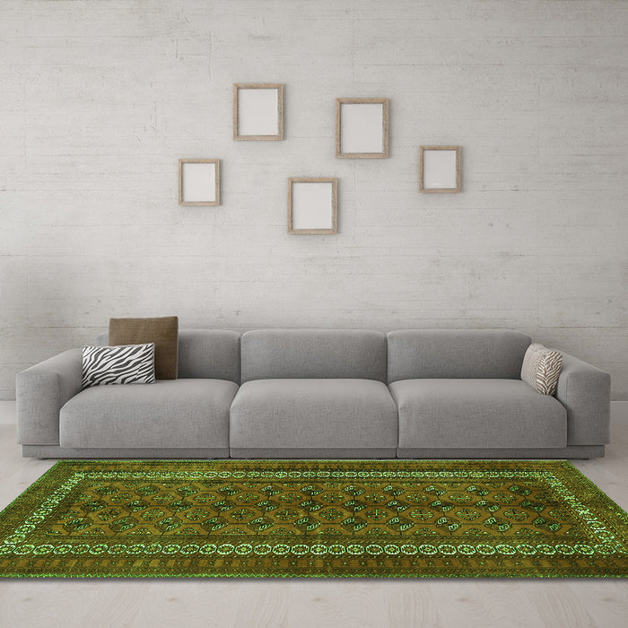 Machine Washable Persian Green Traditional Area Rugs in a Living Room,, wshtr3808grn