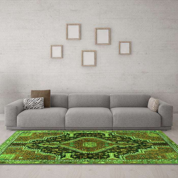 Machine Washable Persian Green Traditional Area Rugs in a Living Room,, wshtr3809grn