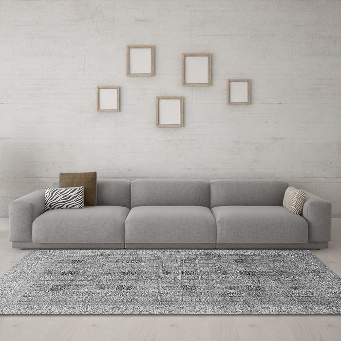 Machine Washable Persian Gray Traditional Rug in a Living Room,, wshtr380gry