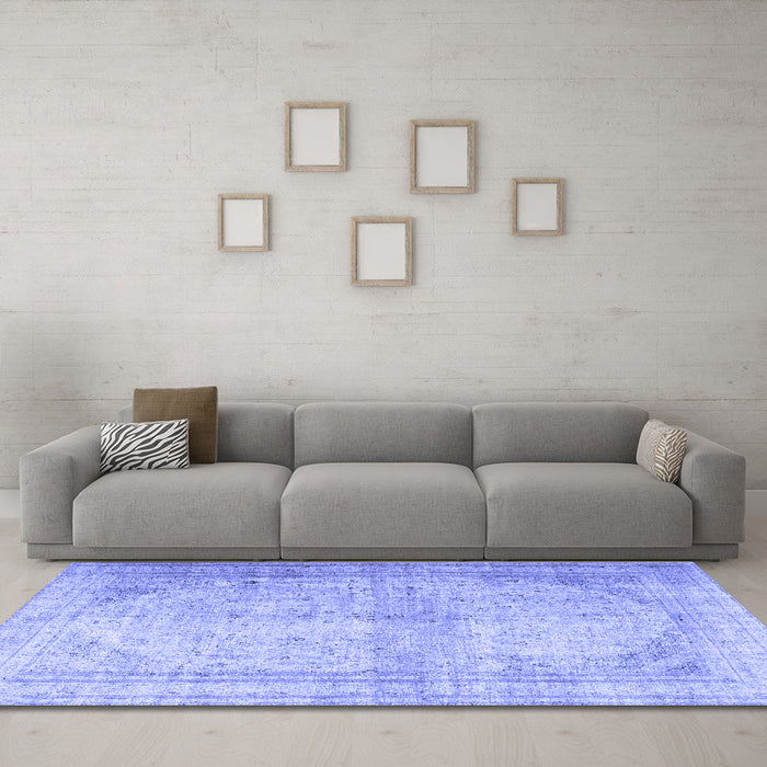 Machine Washable Persian Blue Traditional Rug in a Living Room, wshtr3810blu