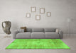 Machine Washable Persian Green Traditional Area Rugs in a Living Room,, wshtr3811grn