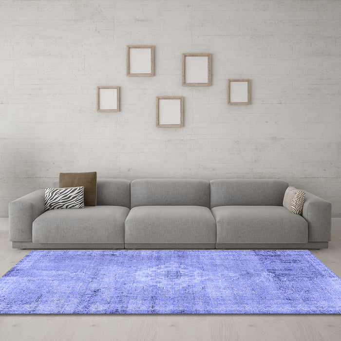 Machine Washable Persian Blue Traditional Rug in a Living Room, wshtr3811blu