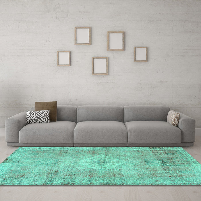 Machine Washable Persian Turquoise Traditional Area Rugs in a Living Room,, wshtr3811turq