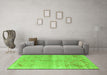 Machine Washable Persian Green Traditional Area Rugs in a Living Room,, wshtr3812grn