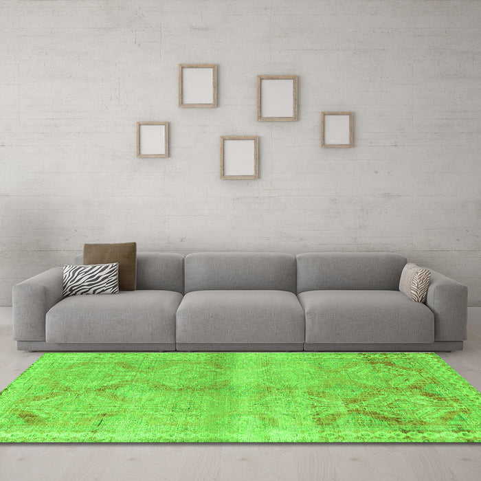 Machine Washable Persian Green Traditional Area Rugs in a Living Room,, wshtr3812grn