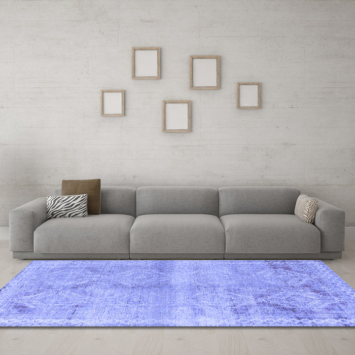Machine Washable Persian Blue Traditional Rug in a Living Room, wshtr3812blu