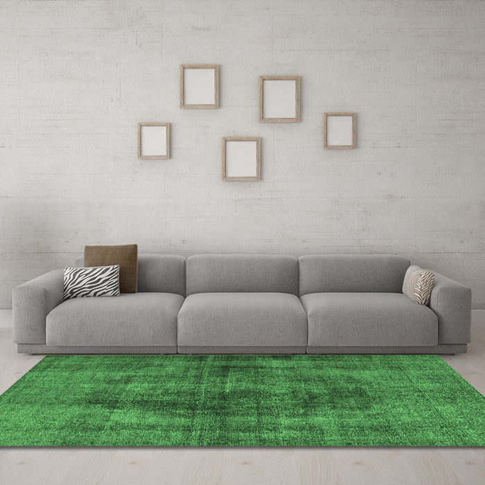 Machine Washable Persian Emerald Green Traditional Area Rugs in a Living Room,, wshtr3816emgrn