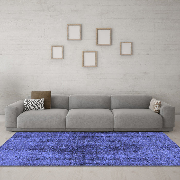 Machine Washable Persian Blue Traditional Rug in a Living Room, wshtr3816blu