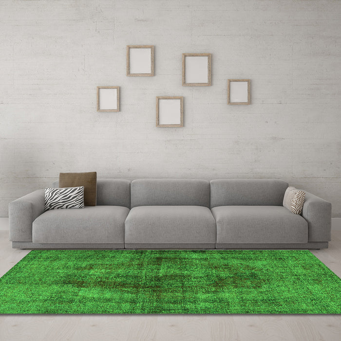 Machine Washable Persian Green Traditional Area Rugs in a Living Room,, wshtr3816grn