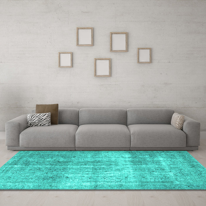 Machine Washable Persian Turquoise Traditional Area Rugs in a Living Room,, wshtr3817turq