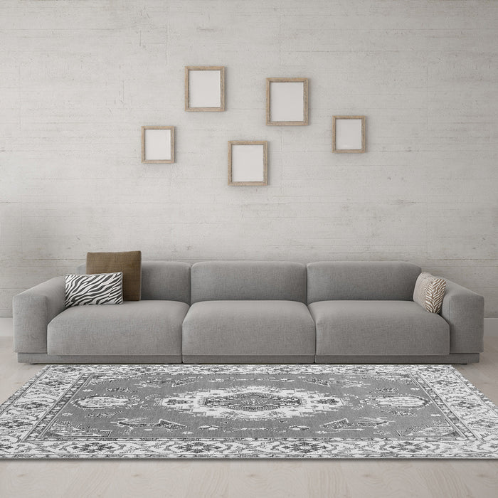 Machine Washable Medallion Gray Traditional Rug in a Living Room,, wshtr381gry
