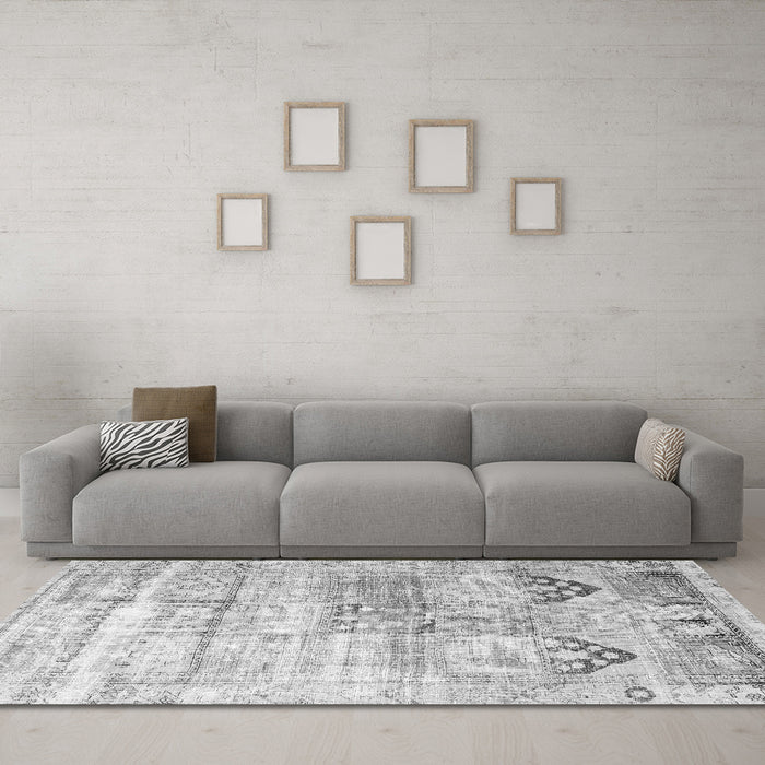 Machine Washable Persian Gray Traditional Rug in a Living Room,, wshtr3820gry
