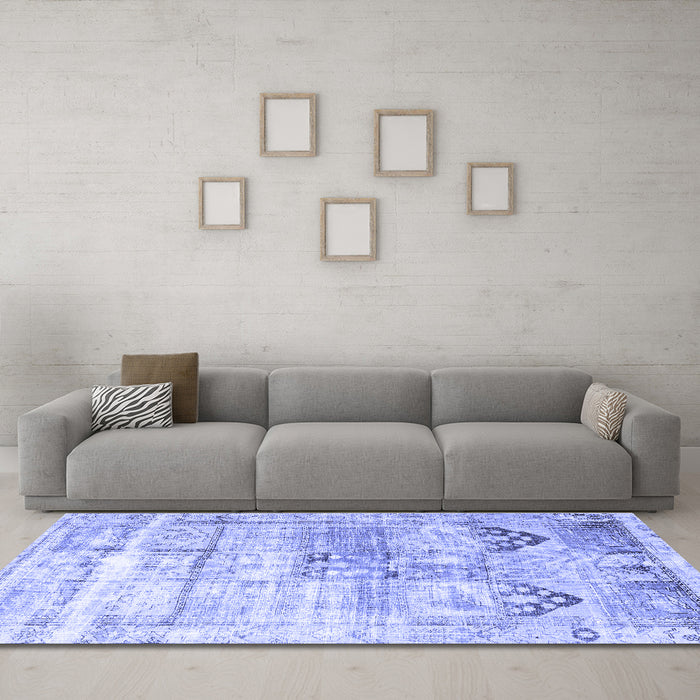 Machine Washable Persian Blue Traditional Rug in a Living Room, wshtr3820blu