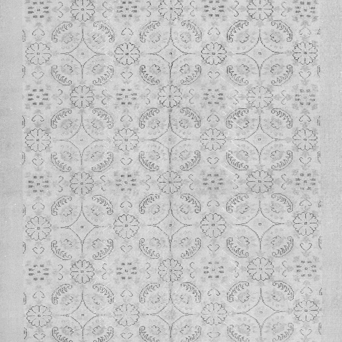 Serging Thickness of Machine Washable Persian Gray Traditional Rug, wshtr3822gry